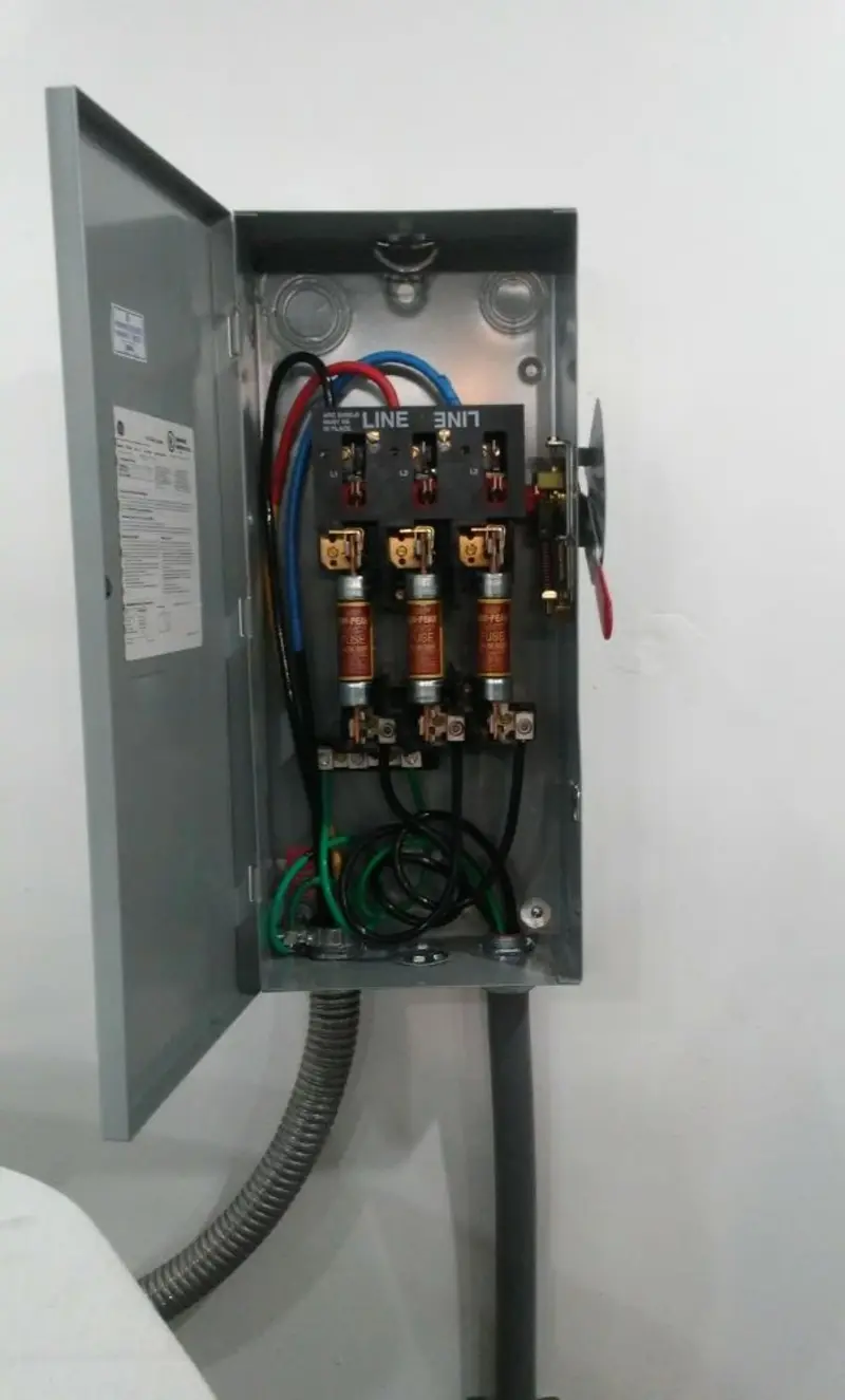 Three-phase disconnect switch installed for Smoke Detector Installation in Bloomfield
